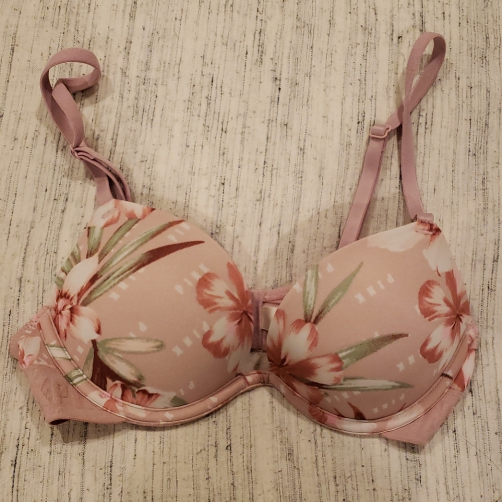 VS PINK Bombshell Push-up Bra